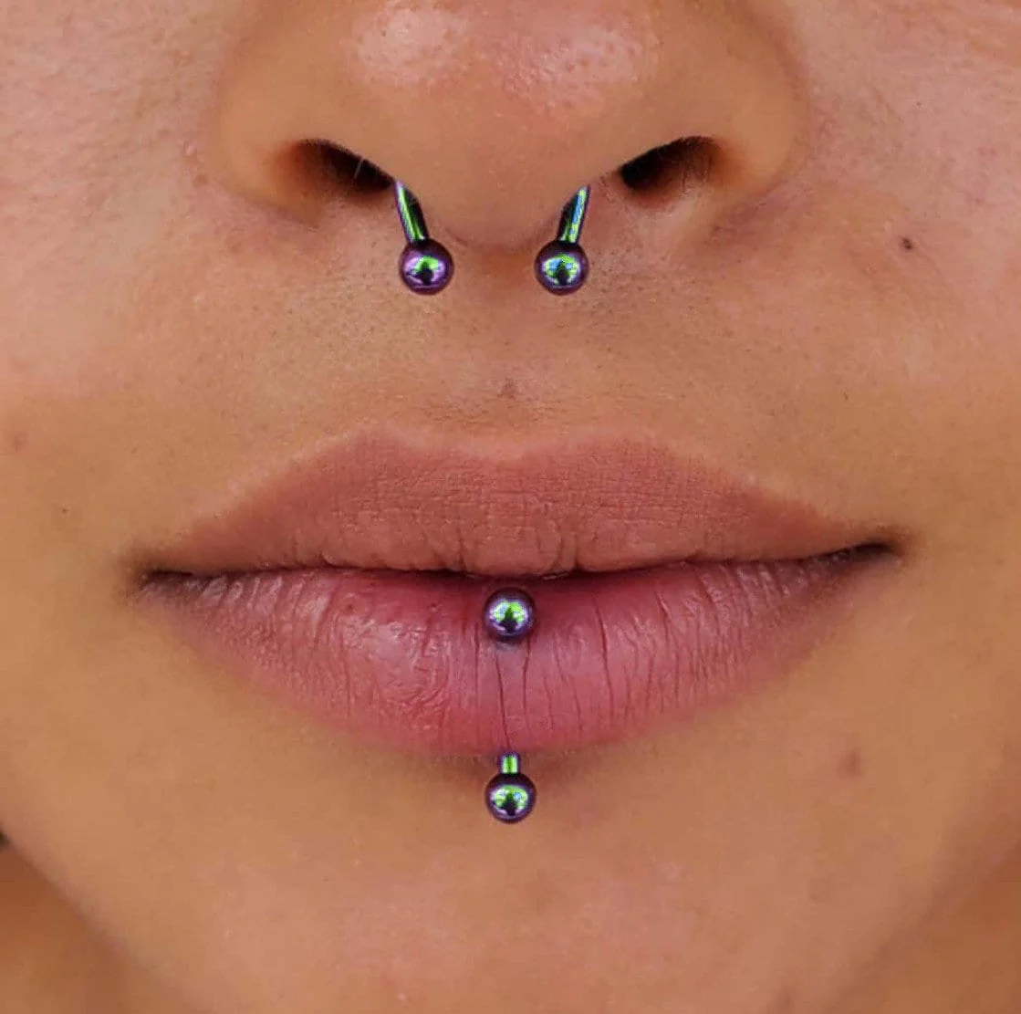 vertical labret healing